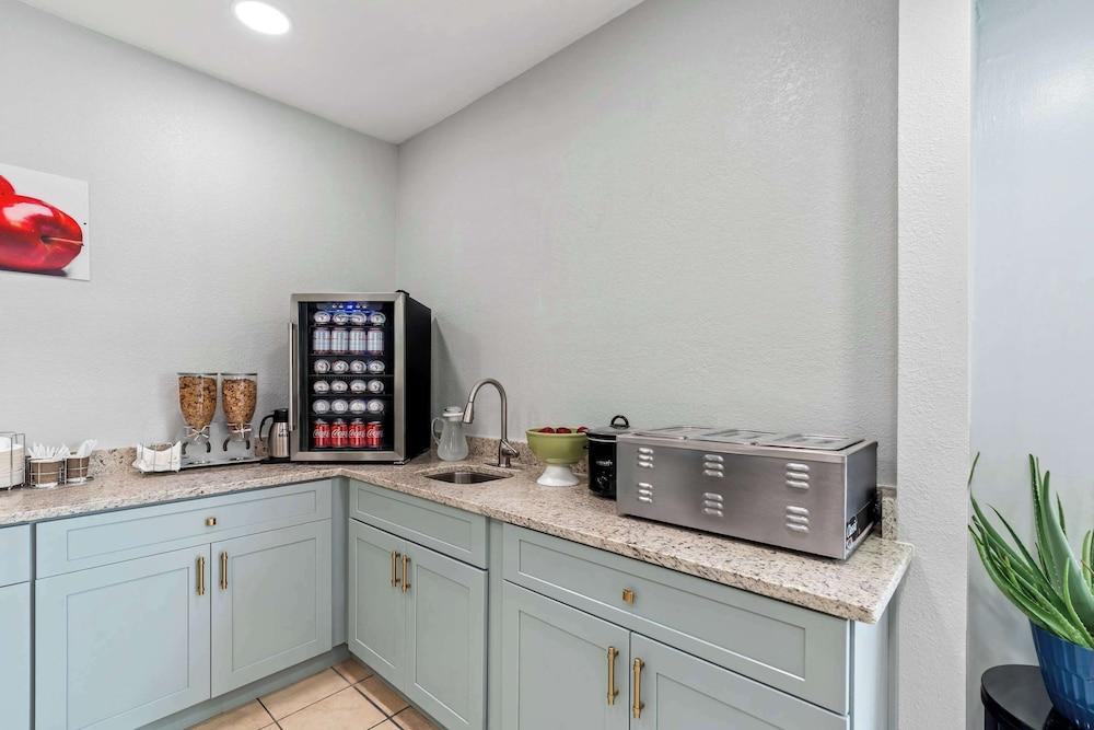 Quality Inn & Suites Biloxi - Ocean Springs photo 44