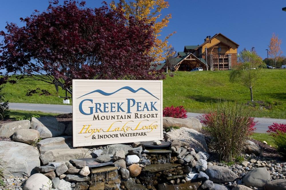 Hope Lake Lodge & Indoor Waterpark photo 49