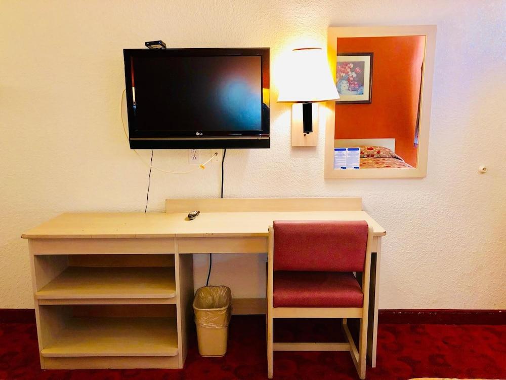 QC Stay Inn photo 11
