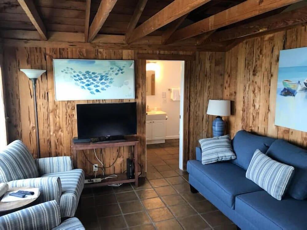Bodega Harbor Inn photo 2