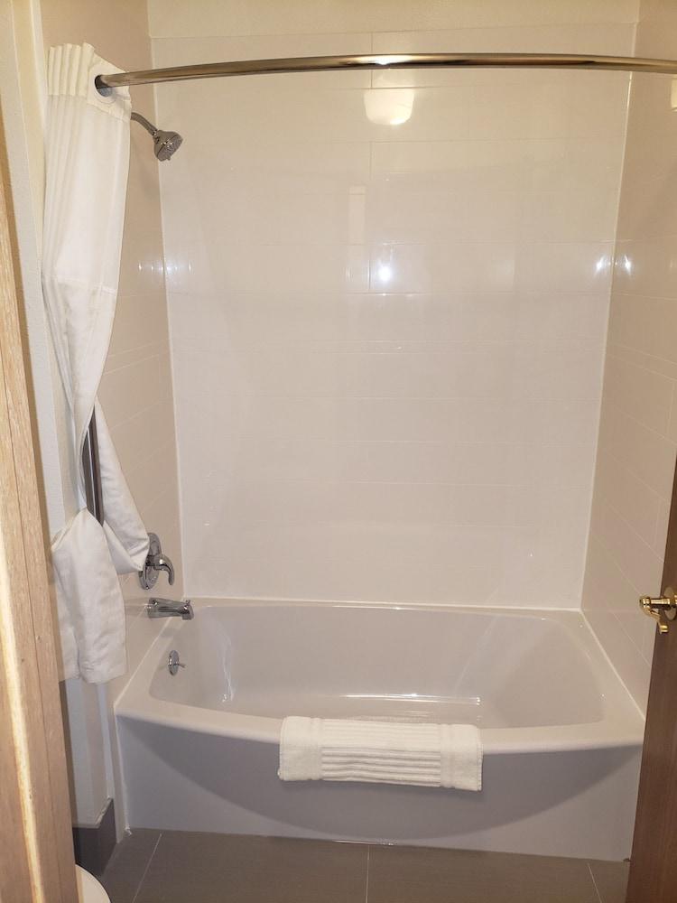Comfort Suites Wisconsin Dells Area photo 52