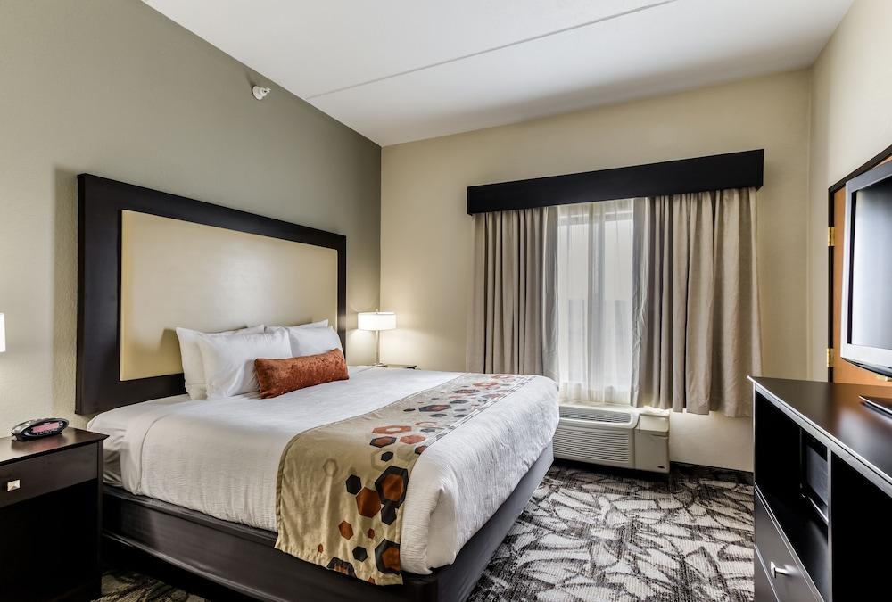 Holiday Inn Express & Suites Cedar Falls - Waterloo by IHG photo 2