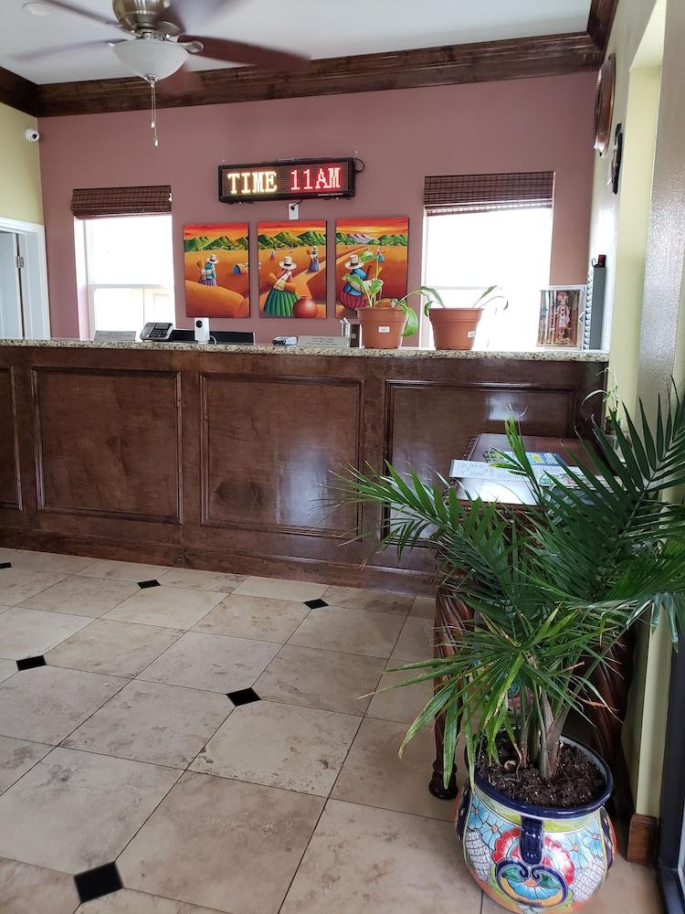 Taylor village inn and suites photo 4