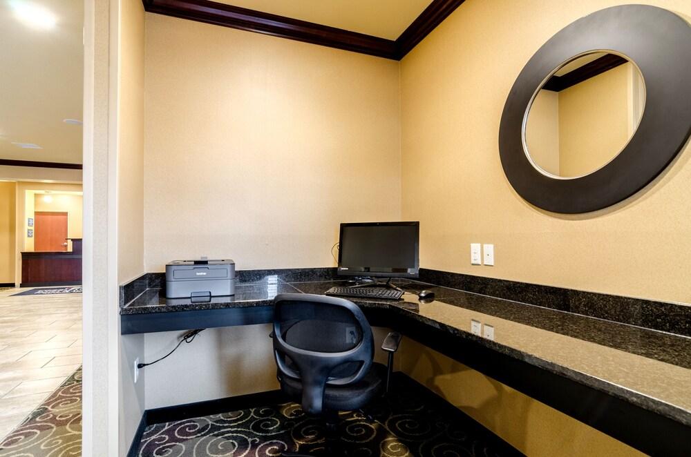 Cobblestone Inn & Suites - Vinton photo 17