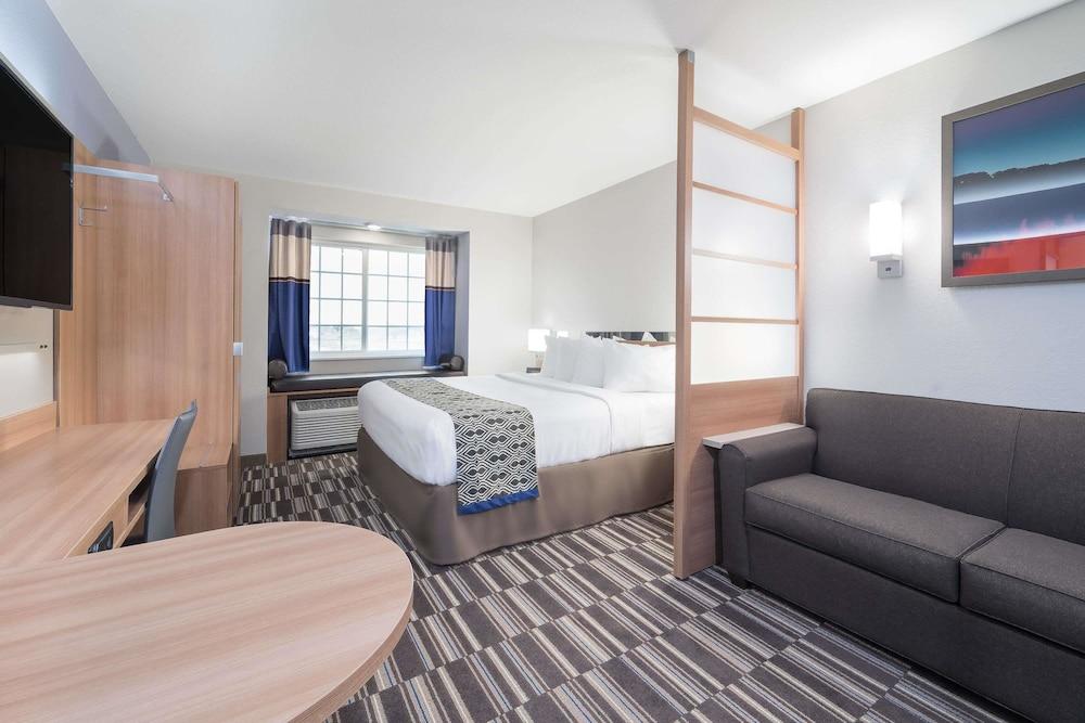 Microtel Inn & Suites By Wyndham Moorhead Fargo Area photo 7