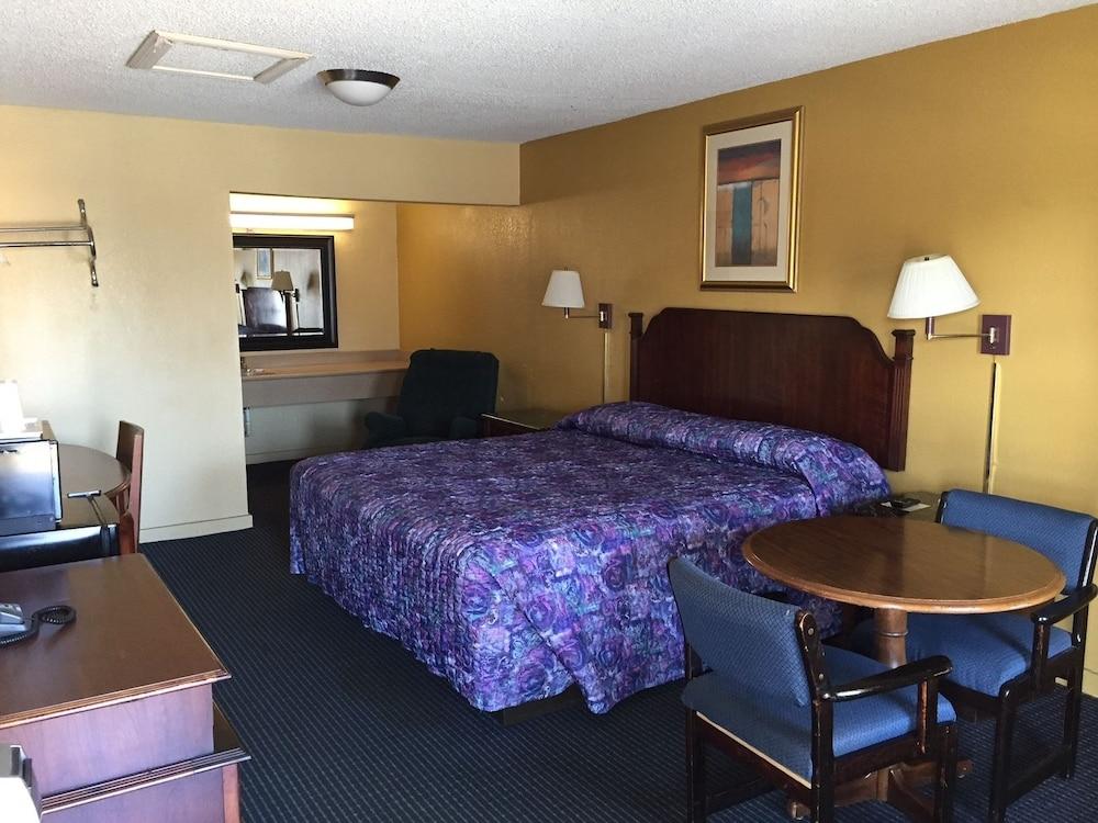 Aloha Inn photo 37