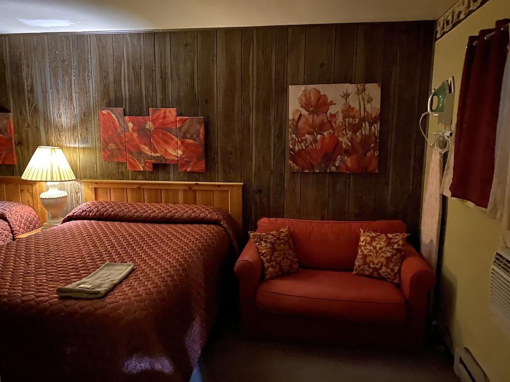 Rustic Inn Motel photo 89