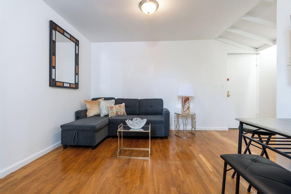 Elegant Harlem Suites photo 7