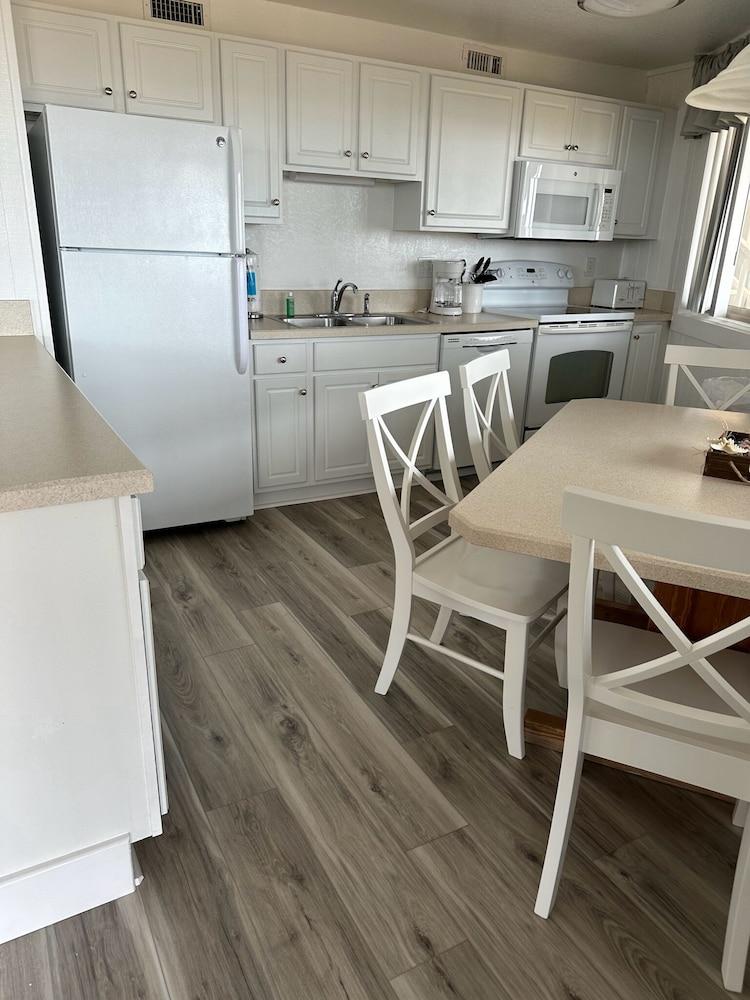 Outer Banks Beach Club photo 17