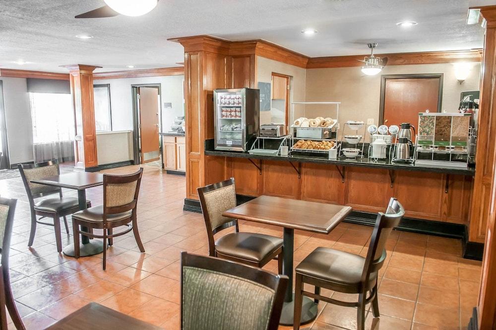 Comfort Suites Albuquerque/North Journal Center photo 41