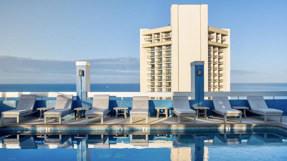 Pacific Monarch Hotel photo 36