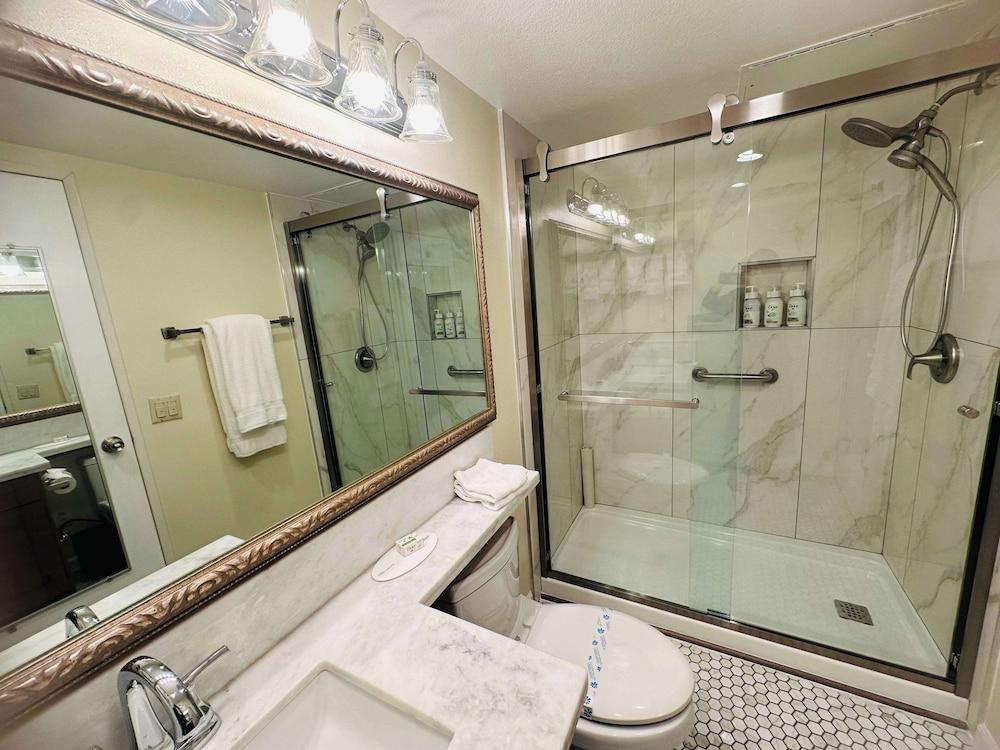 Ramada Plaza by Wyndham Garden Grove/Anaheim South photo 11