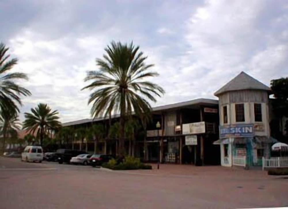 Oasis Palms Resort photo 7
