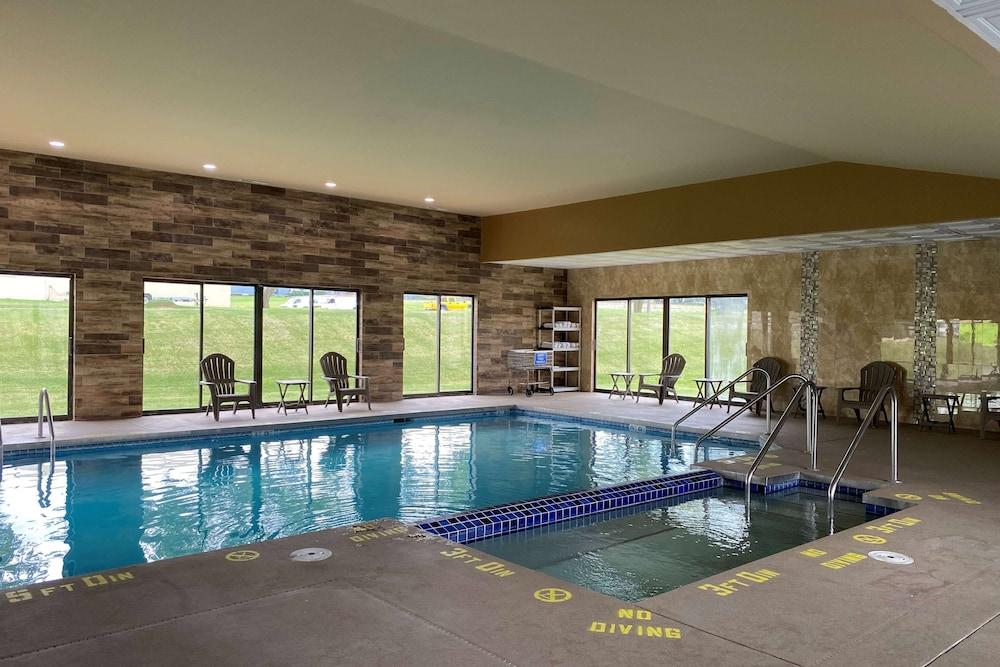 AmericInn by Wyndham Fort Atkinson photo 29