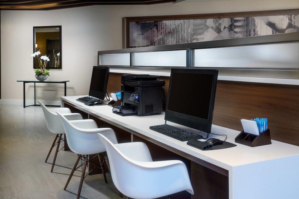 Springhill Suites by Marriott Chicago Downtown/ River North photo 38
