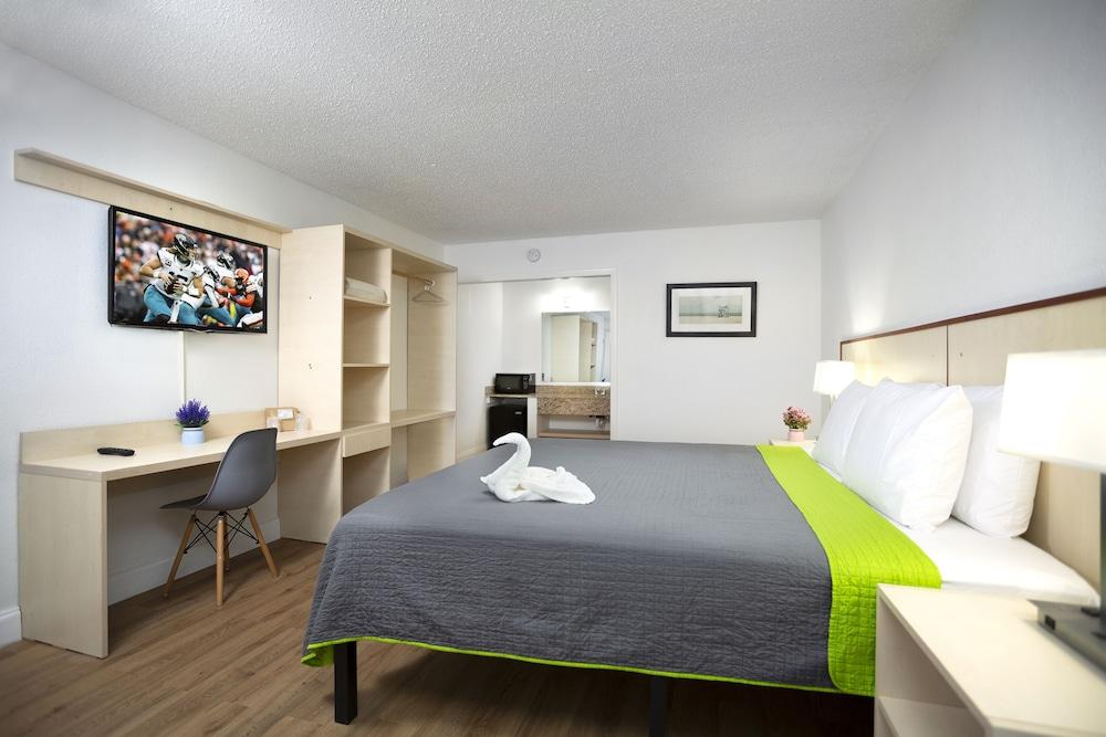 Weekly Inn photo 6