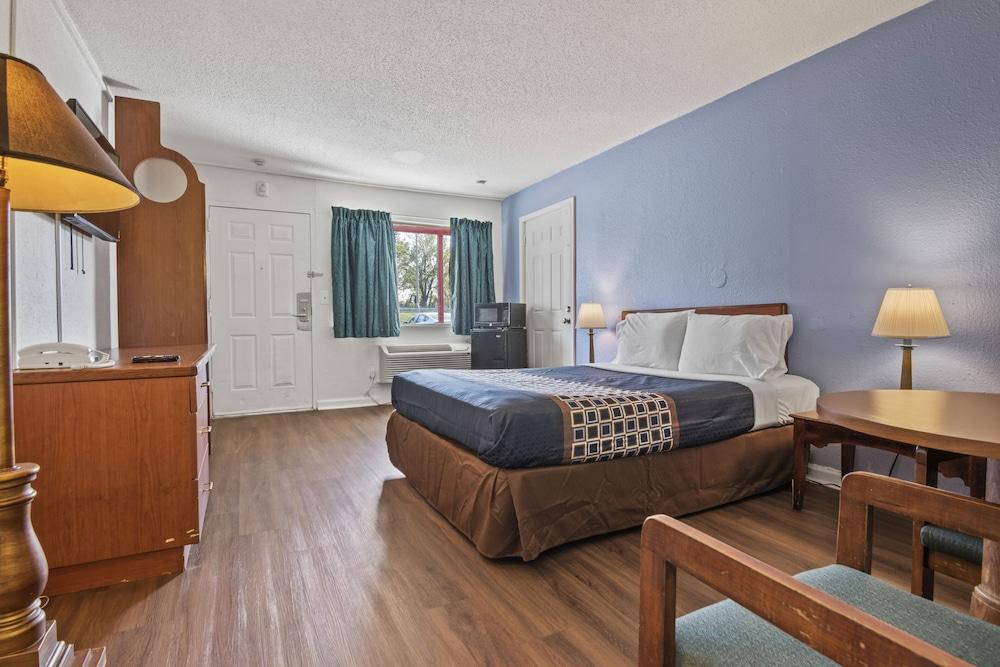 Economy Lodge photo 9