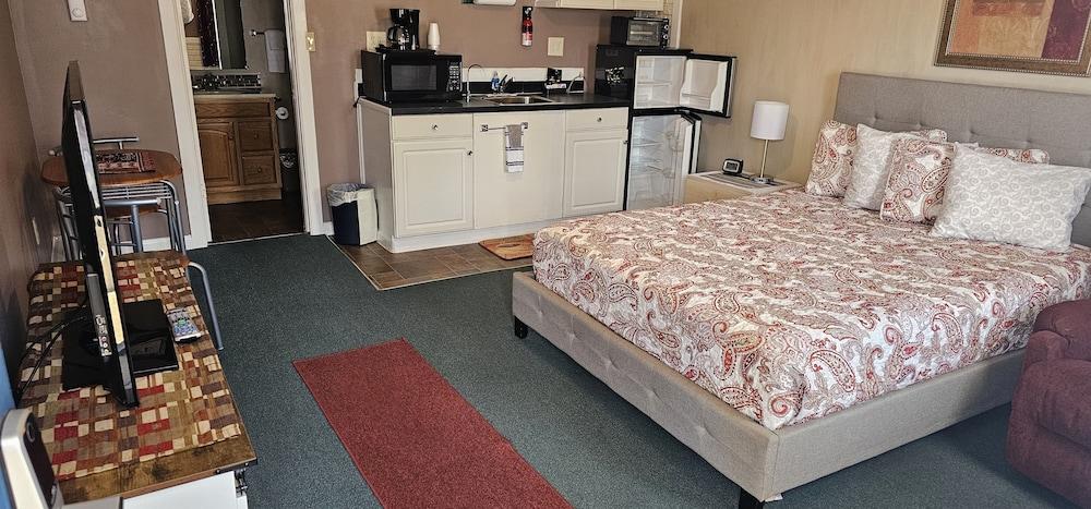 River Country Motor Lodge photo 67