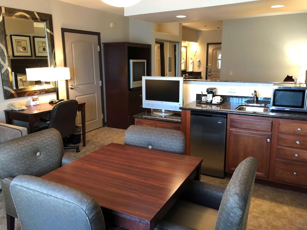 Shilo Inn Suites Hotel - Killeen photo 9