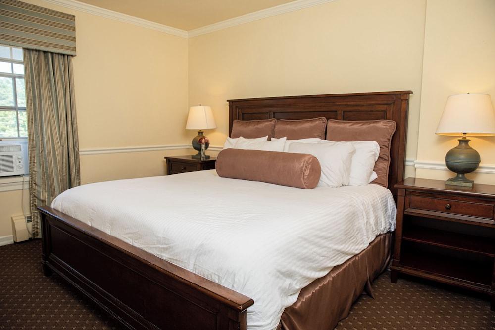 Plumsteadville Inn photo 10