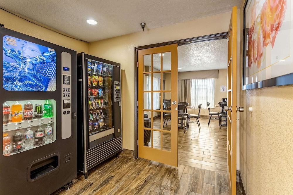 Quality Inn Los Lunas - Albuquerque South photo 31
