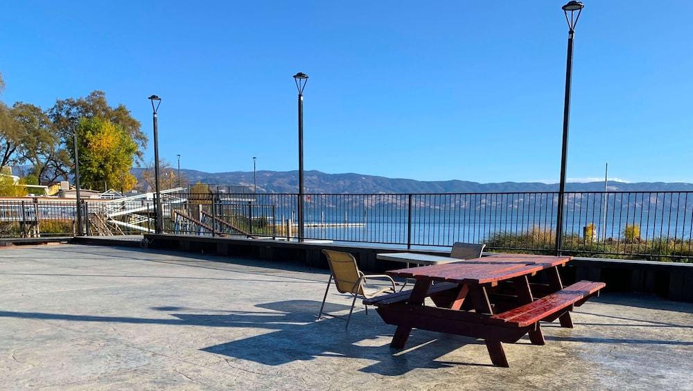 Anchorage Inn Lakeport photo 26