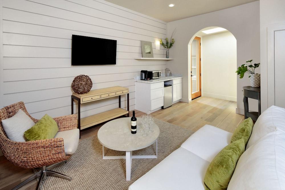 Rockhouse Suites photo 8
