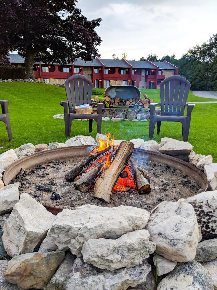 Cedar Hill Lodge photo 29