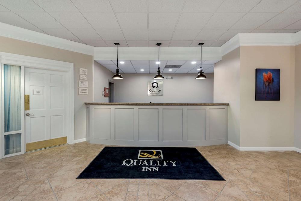 Quality Inn & Suites New Hartford - Utica photo 2