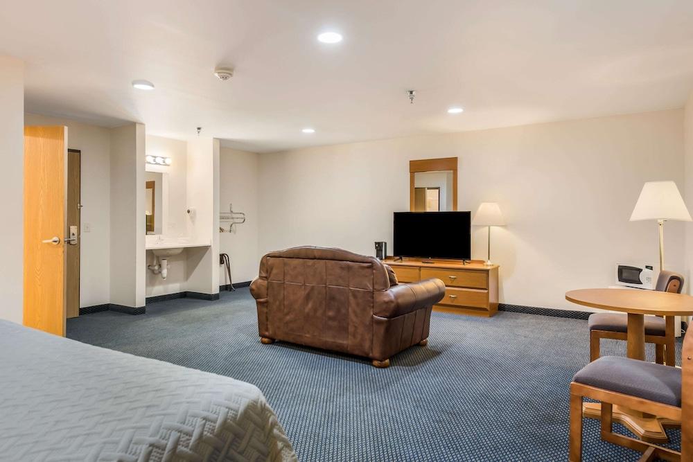 Econo Lodge Rice Lake photo 21