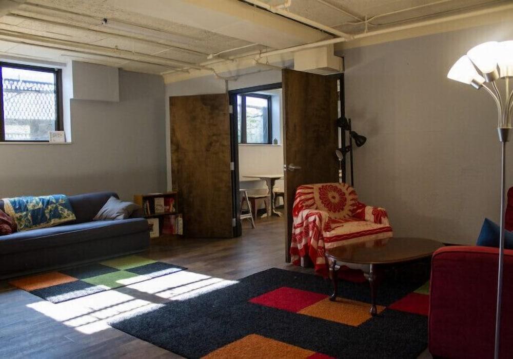Cream City Hostel photo 3
