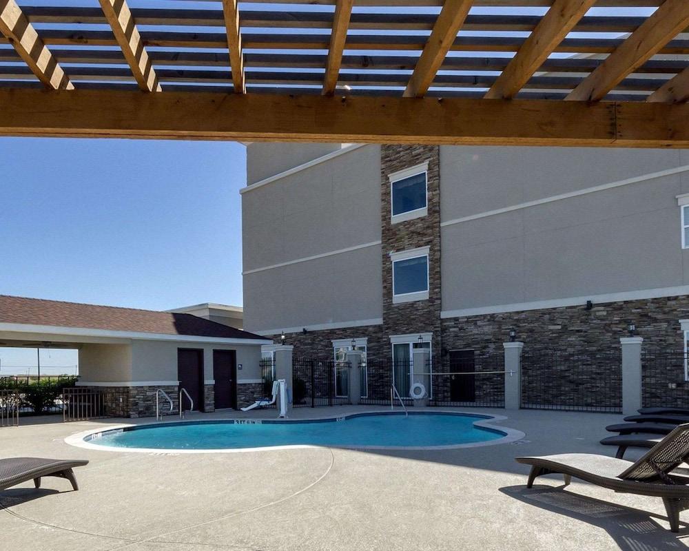 Garner Hotel Victoria - East by IHG photo 12