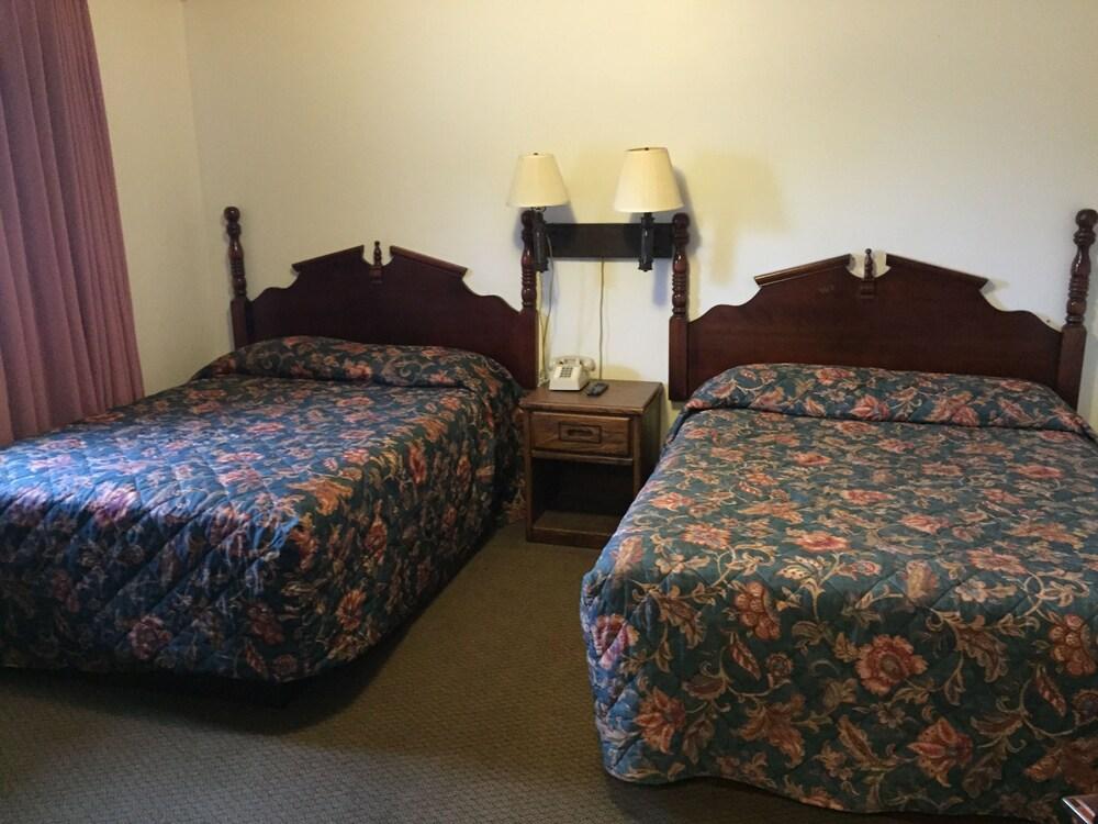 Double A Motel photo 26