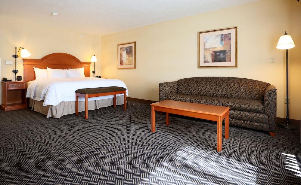 Hampton Inn Waterloo Cedar Valley photo 4