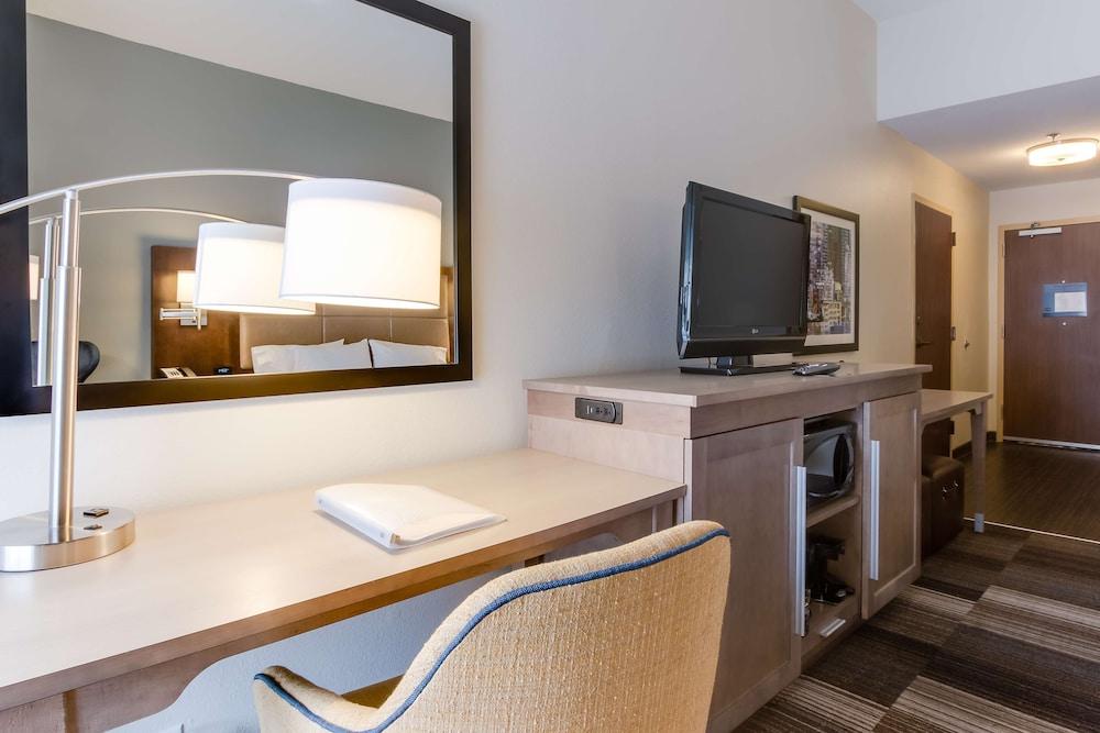Hampton Inn Bellevue / Nashville-I-40 West photo 17