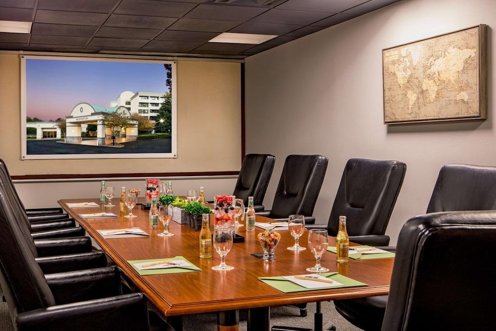 DoubleTree by Hilton Atlanta Windy Hill Ballpark photo 56