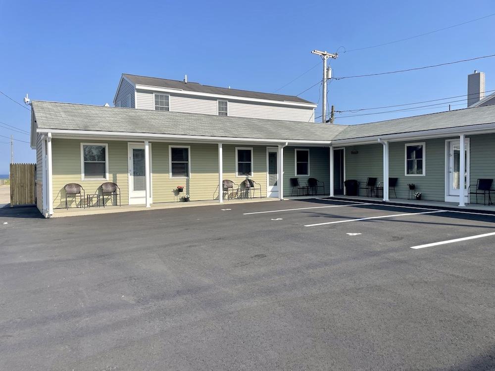 Moontide Motel Cabins & Apartments photo 43