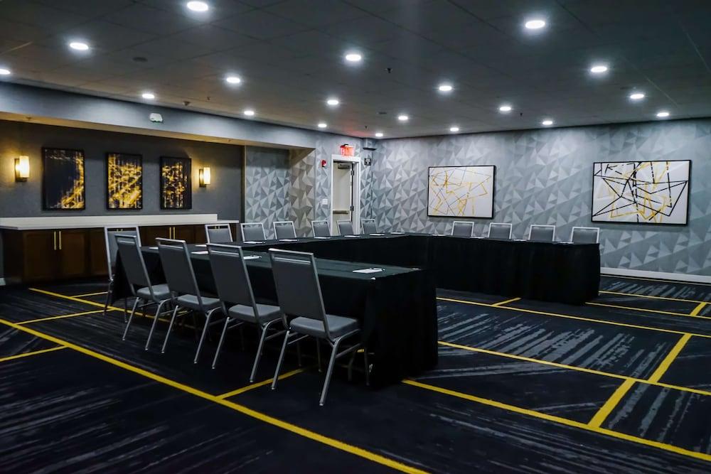 Hampton Inn Deadwood at Tin Lizzie Gaming Resort photo 67