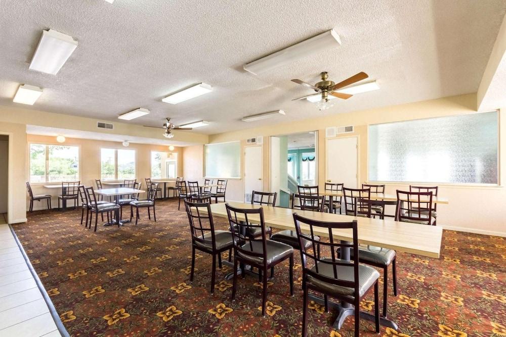 Home Suites Hill Country photo 28