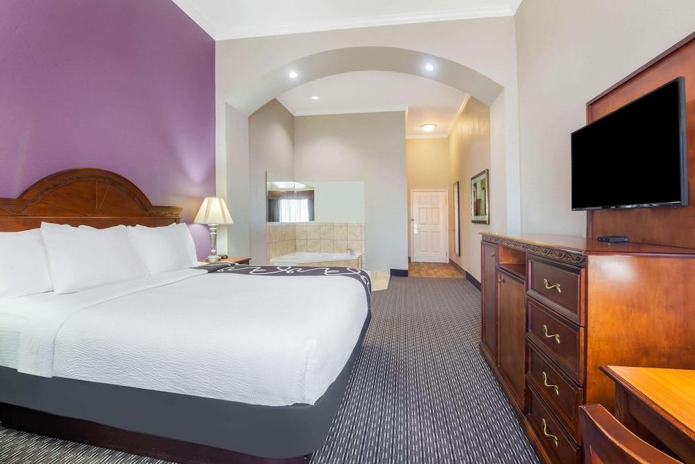 La Quinta Inn & Suites by Wyndham Gainesville photo 23