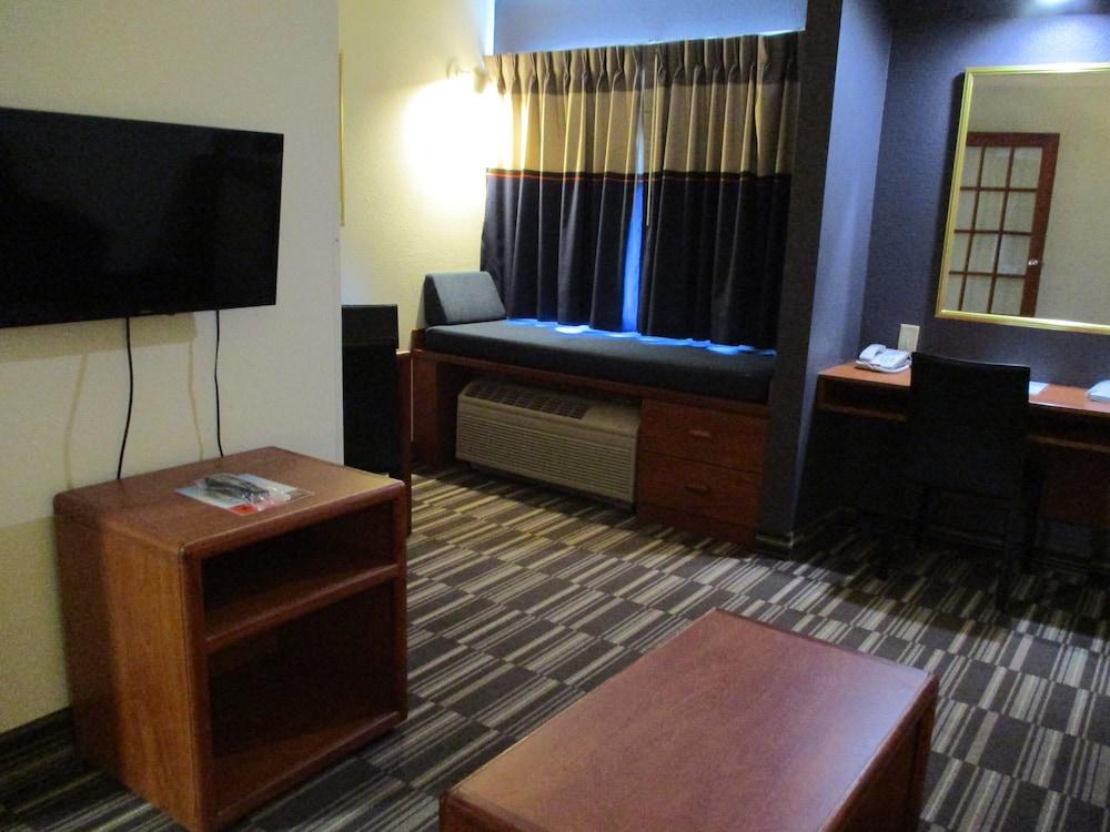 Microtel Inn & Suites by Wyndham Inver Grove Heights/Minneap photo 27