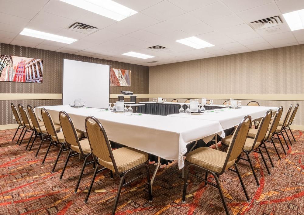 Holiday Inn Manitowoc by IHG photo 40