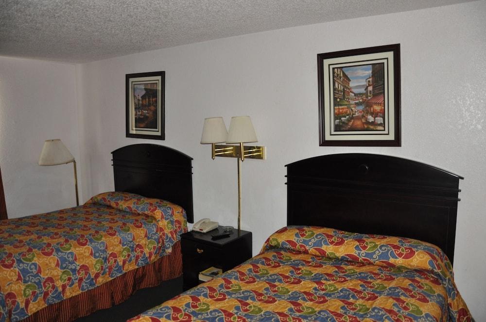 Heritage Inn photo 3