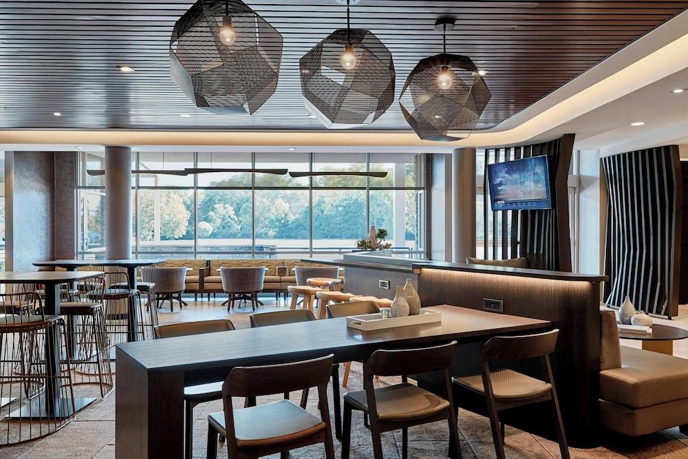 SpringHill Suites by Marriott Charlotte Arrowood photo 2