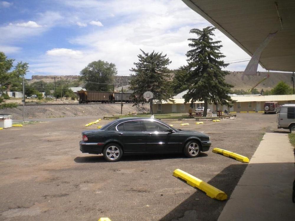 Riverside Motel photo 10