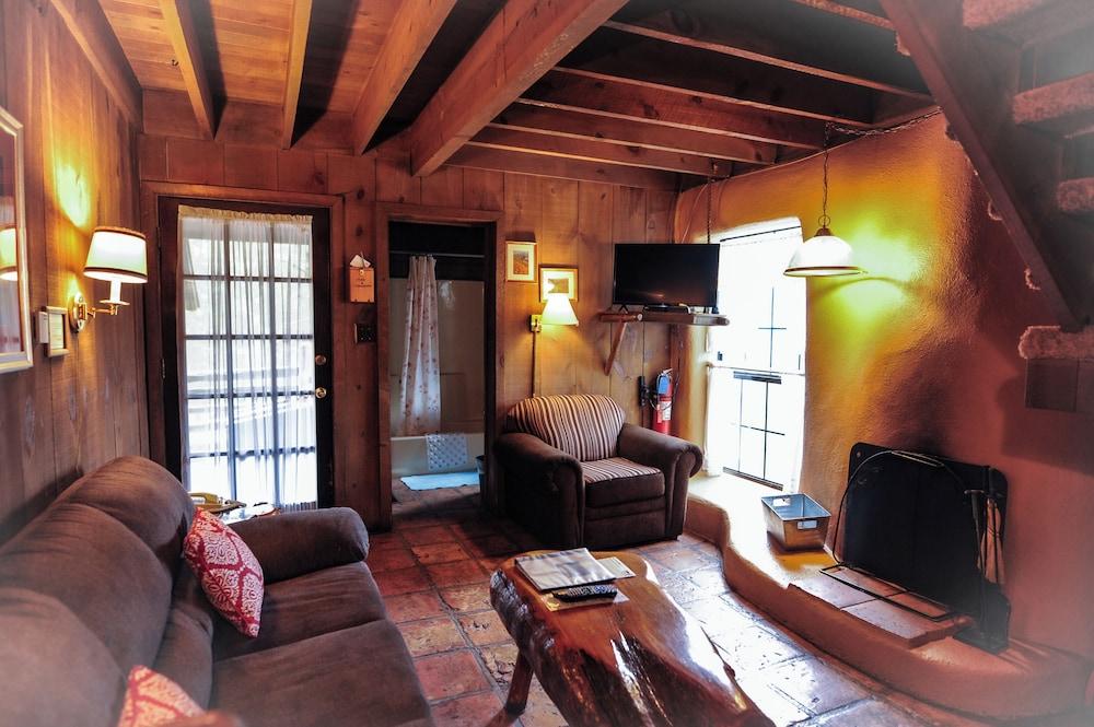 Bear Creek Motel And Cabins photo 32
