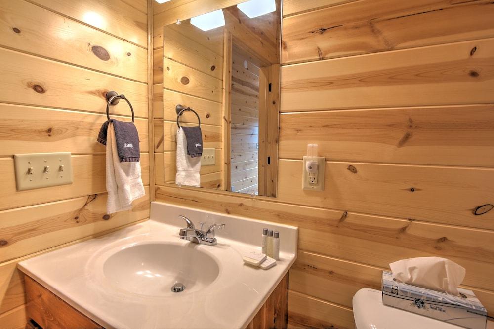 Cricket Hill Lodge & Cabins photo 19