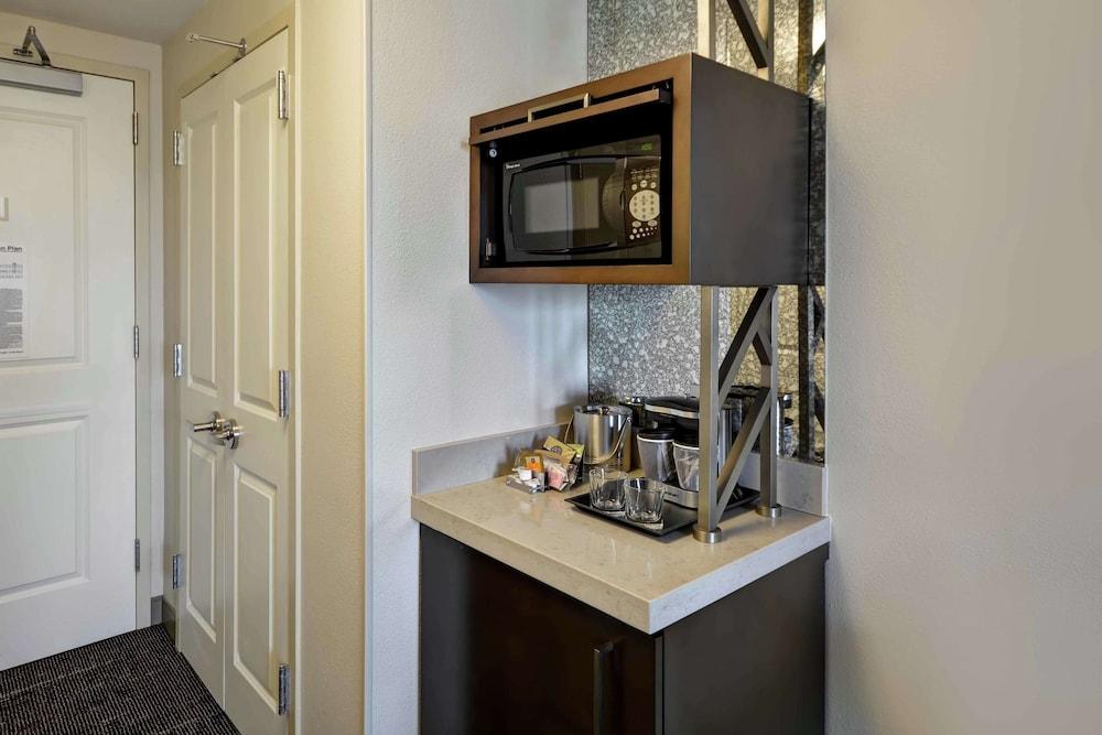 DoubleTree by Hilton Chicago Midway Airport photo 27