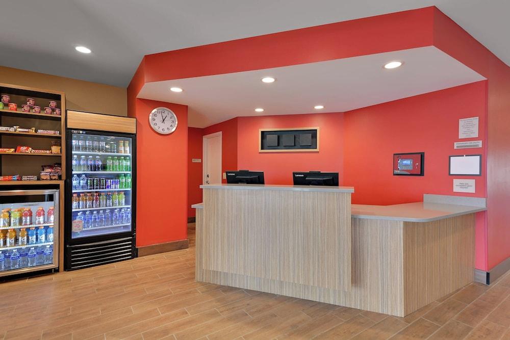 TownePlace Suites by Marriott Detroit Allen Park photo 4