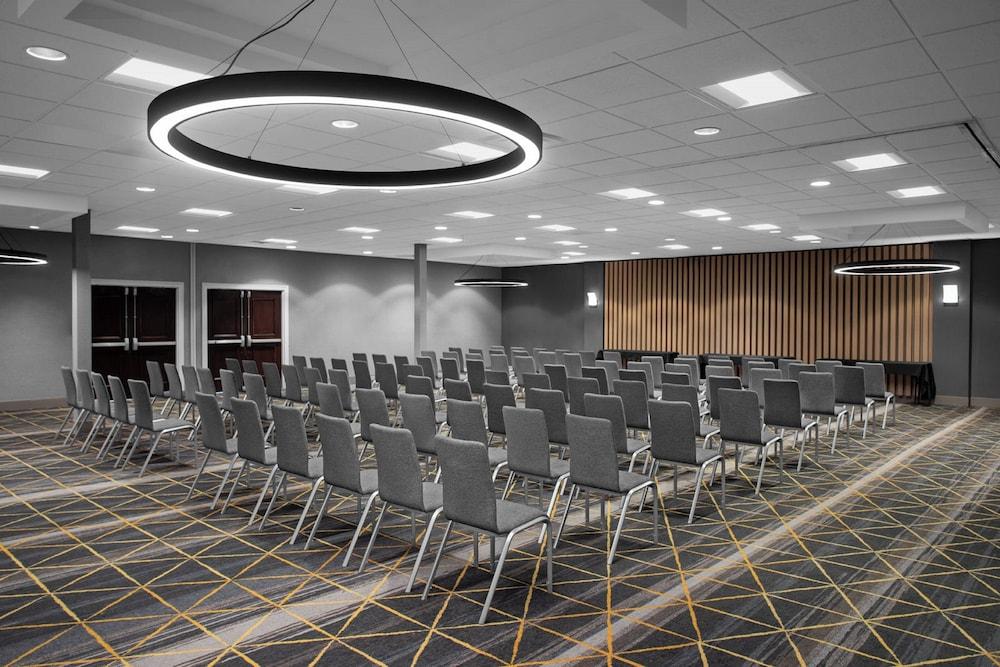 Holiday Inn Hasbrouck Heights-Meadowlands by IHG photo 43